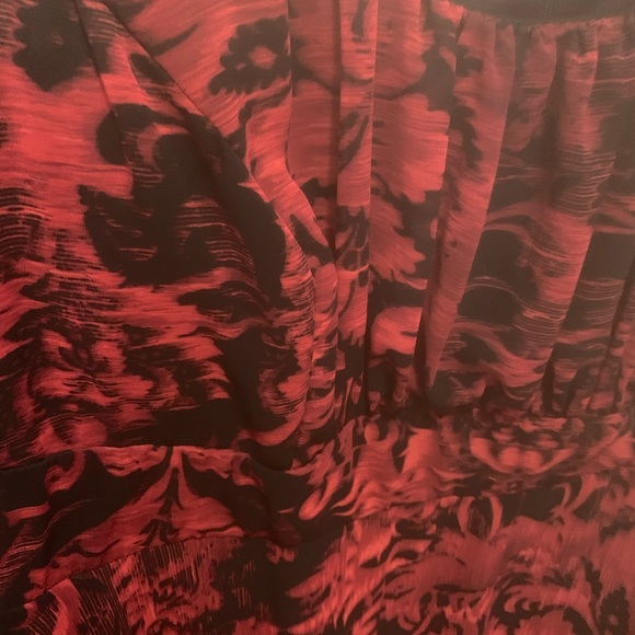 Beautiful Connected Apparel dress - Picture 2 of 4